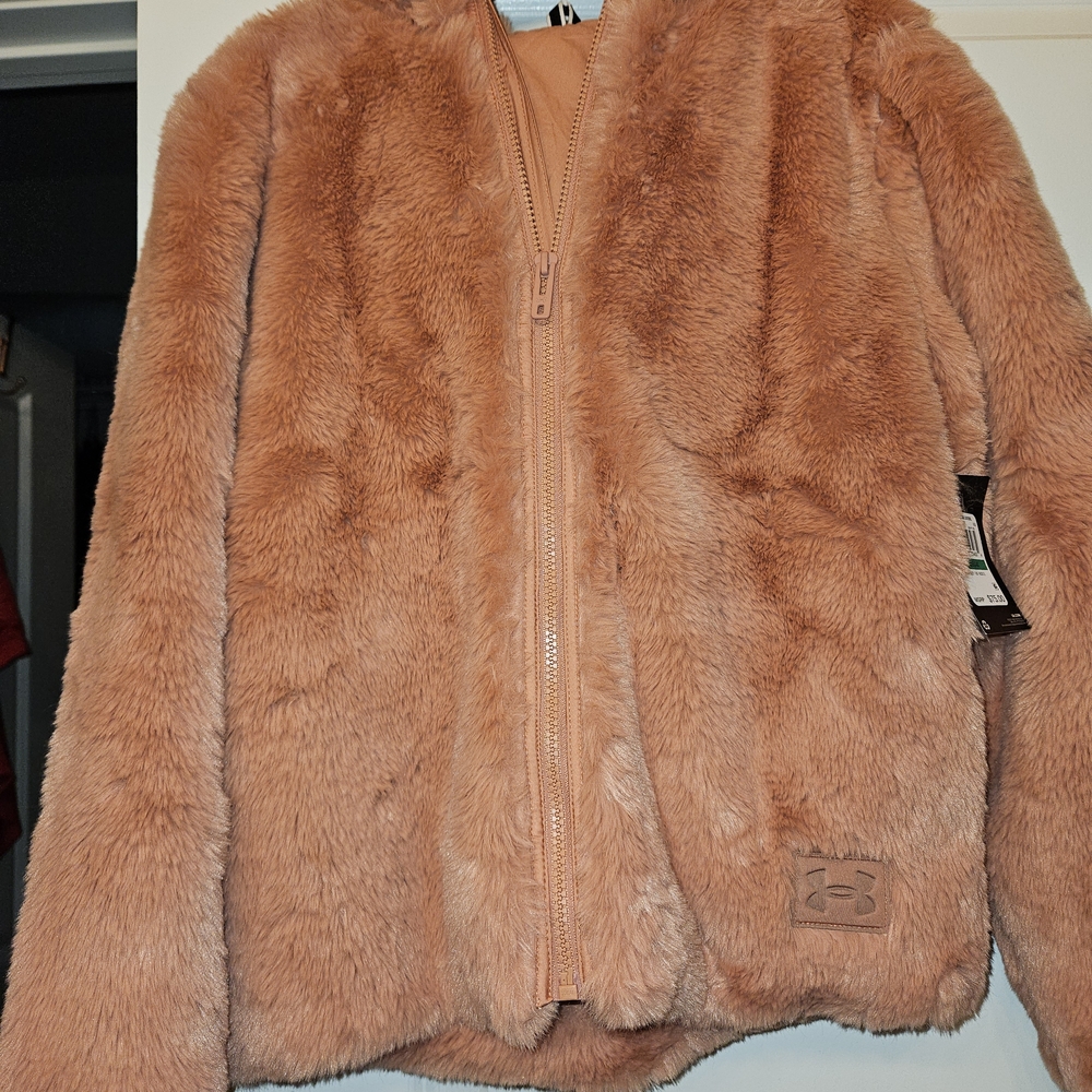 Under Armour YOUTH LARGE Faux Fur Jacket in Peach